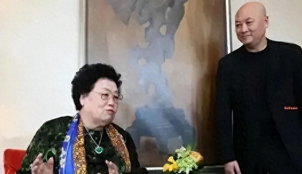 迟重瑞:我拒绝陈丽华3次,但母亲重病,她花大钱让母亲又活了半年