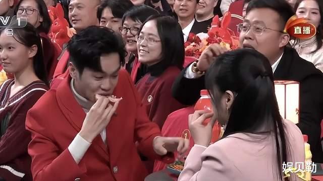 春晚|春晚6个名场面：张若昀反差大、黄渤9年审美不变、周深痛并快乐着