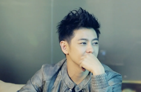 14岁Kimi侧面曝光!身材壮硕体重接近200斤,网友直言比爸爸显老