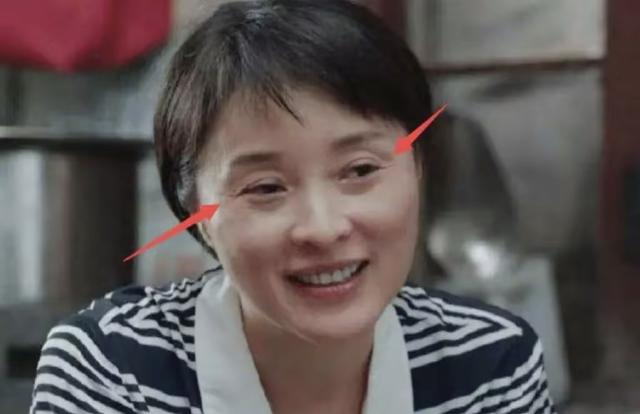 51岁吴越对比52岁闫妮，自然老去和医美老去的差距一目了然