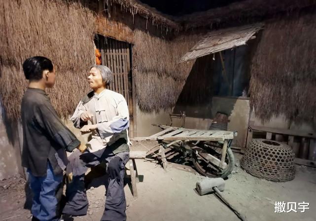 王宝强|村民和王宝强拍个合影都能上热搜,“傻根”变影星的经历是个传奇