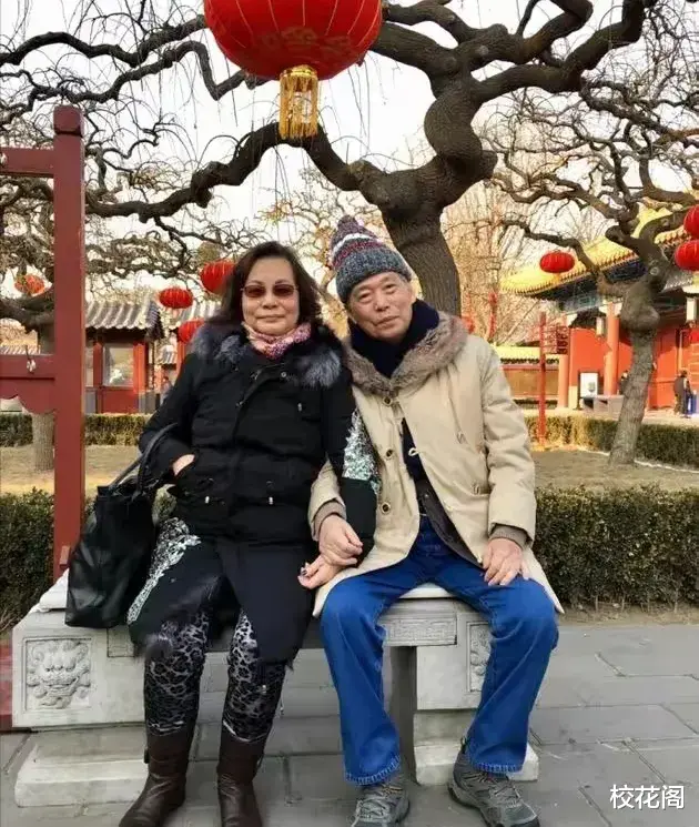 曝周海媚妈妈信息：嫁给爱情，爱打牌但不卖女儿，一生被丈夫宠