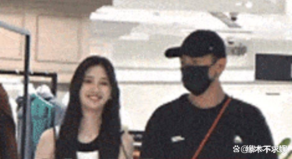 林更新恋情曝光!女友是小11岁“南艺校花”,又高又瘦神似谢娜!
