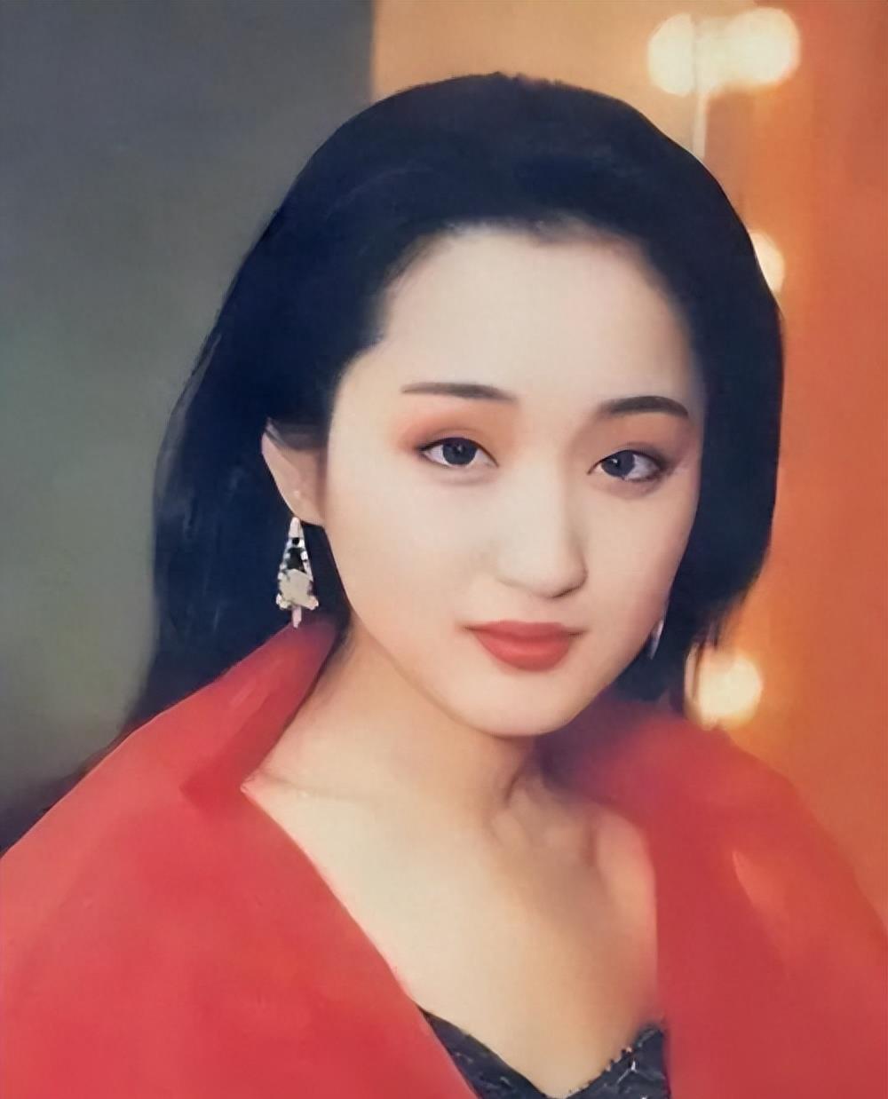 赖文峰现状曝光!娶小23岁娇妻,眉眼像极旧爱杨钰莹,儿子已6岁