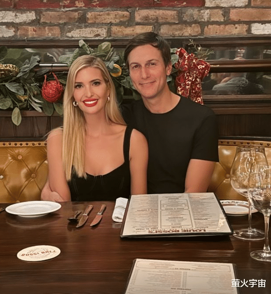 42岁伊万卡约会丈夫，红唇醒目更美艳，VIP位置听歌比父亲逍遥多了