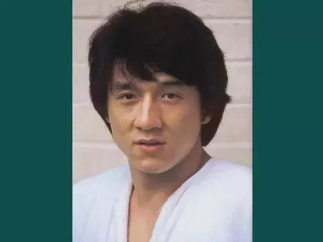 成龙|世纪复合?成龙4000万杭州买房,吴绮莉紧跟其后,手上钻戒太显眼