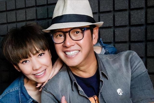 谭咏麟与妻子约定丁克,却出轨粉丝生子留数亿财产,原配含泪出家