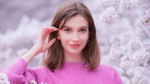 乌克兰佳丽荣获日本选美桂冠，多元审美触动日本社会敏感神经