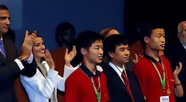 曝北大“韦神”32岁无车无房被嘲笑?工资曝光,网友们不说话了