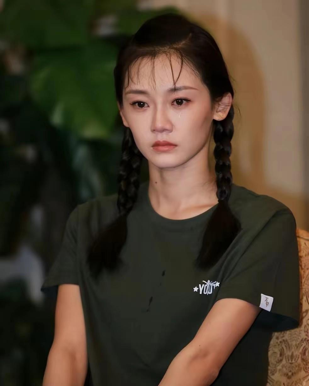 冯小刚直言:她太能装了!永远都红不了,更别说拿奖了!