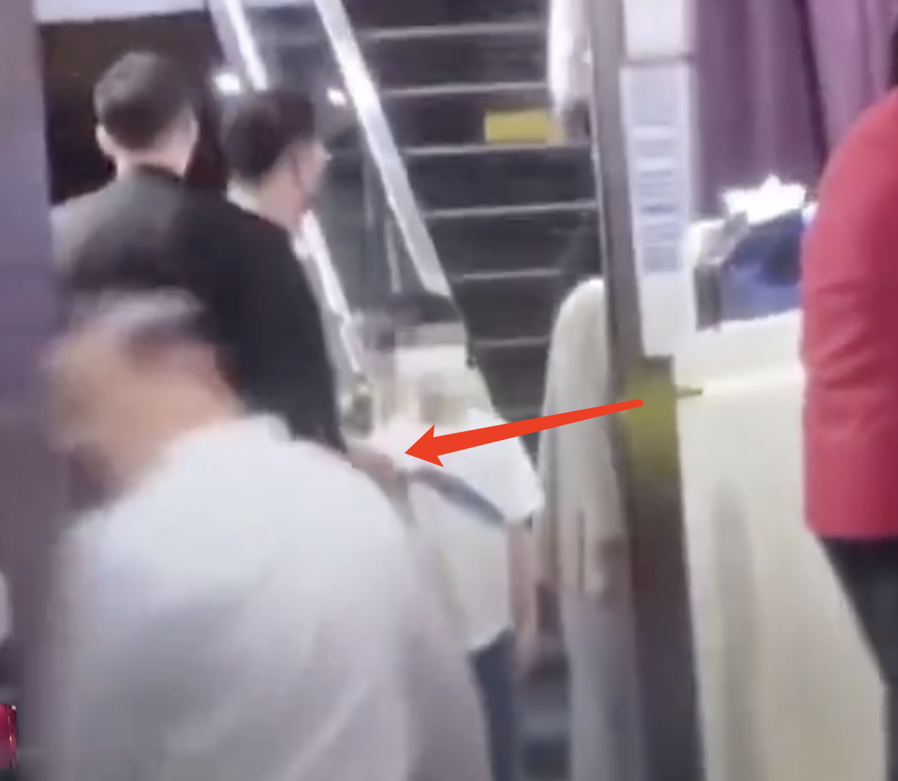 汪小菲|汪小菲和儿女聚会画面曝光,小玥儿身高到爸爸肩膀,儿子依然不受重视