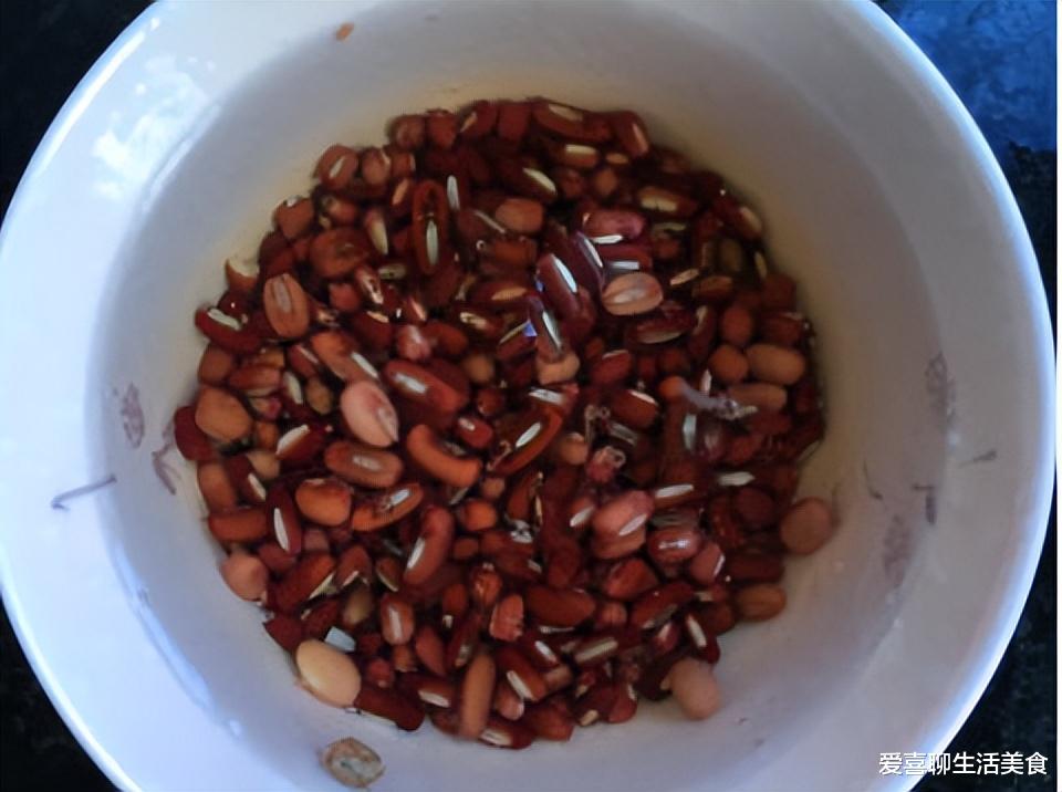 初冬,红豆大量上市,能做什么吃?5种做法好吃又好做!