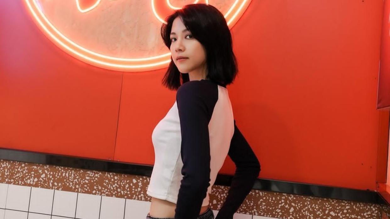 TVB力捧小花进驻横店，趁拍戏前逛当地夜市，还玩剧本杀