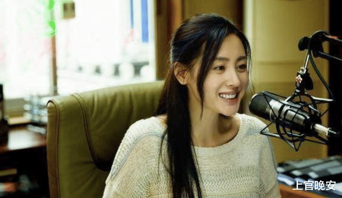 没眼看!嘴包不住牙,嘴凸,演戏难看,明星能不能放弃烤瓷牙审美