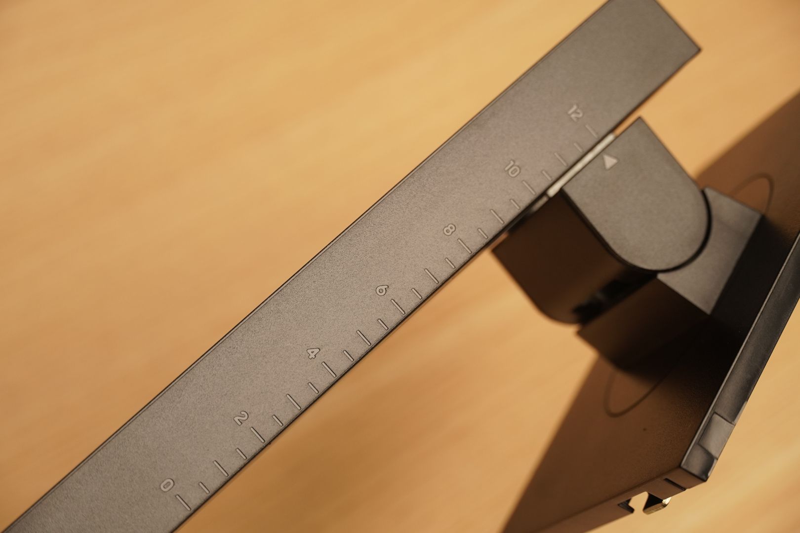 显示器|家用、修图都能胜任!INNOCN 24C1F显示器体验