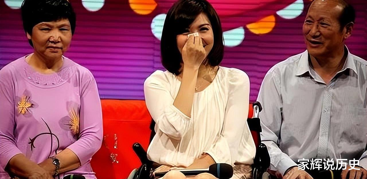 她曾是最美主持人，没想到5分钟内全身瘫痪，如今44岁仍孤身一人