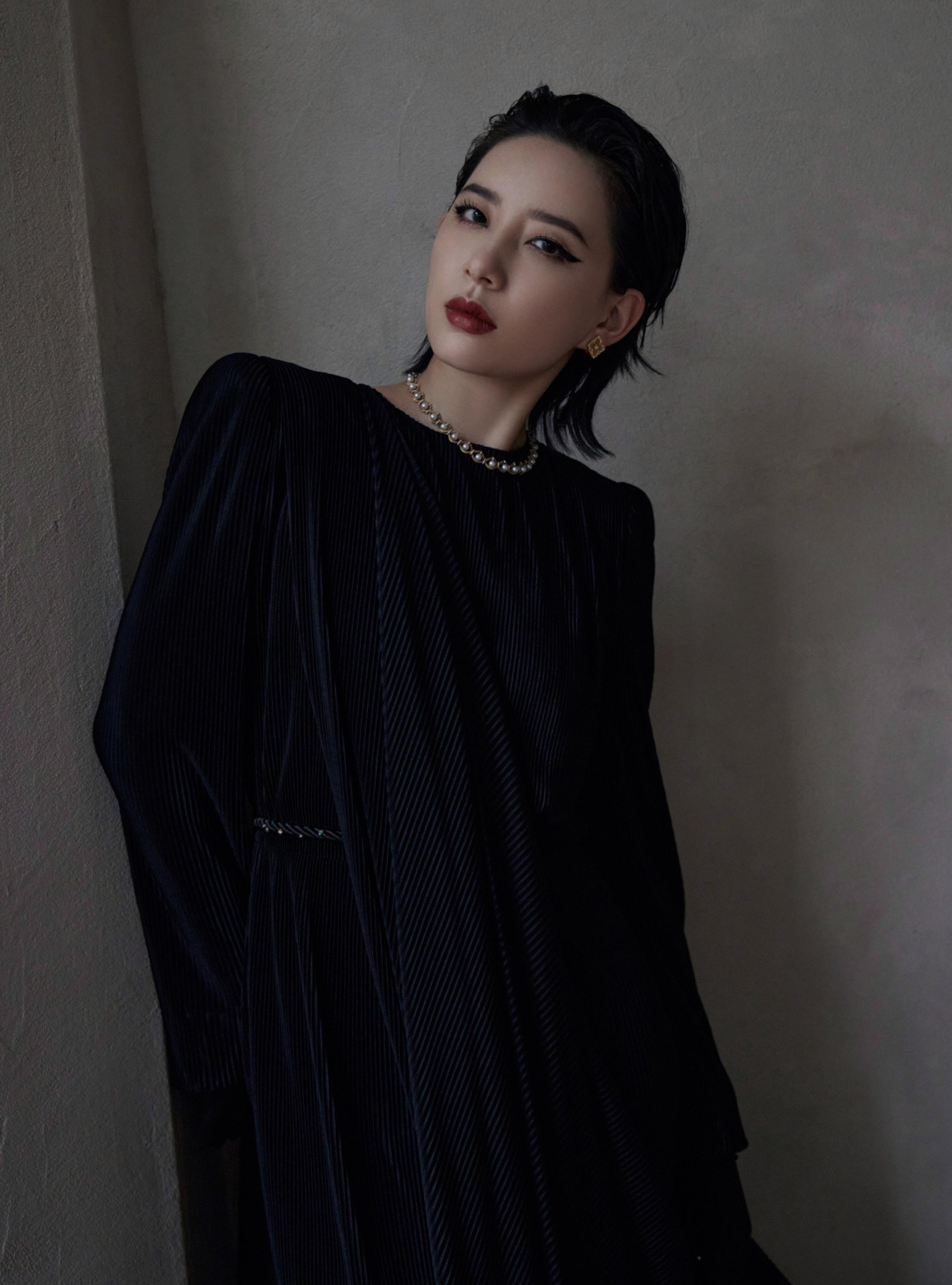 宋轶|微博之夜造型曝光：佟丽娅女神，宋轶抢眼，周笔畅真敢穿