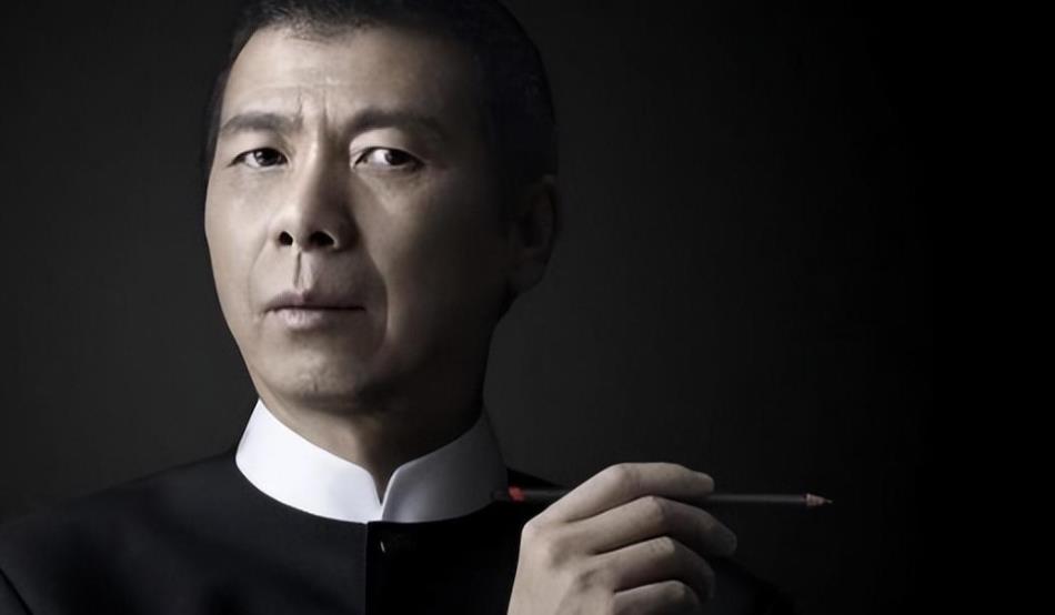 冯小刚让李晨“滚出娱乐圈”,李晨直接回怼让冯小刚哑口无言