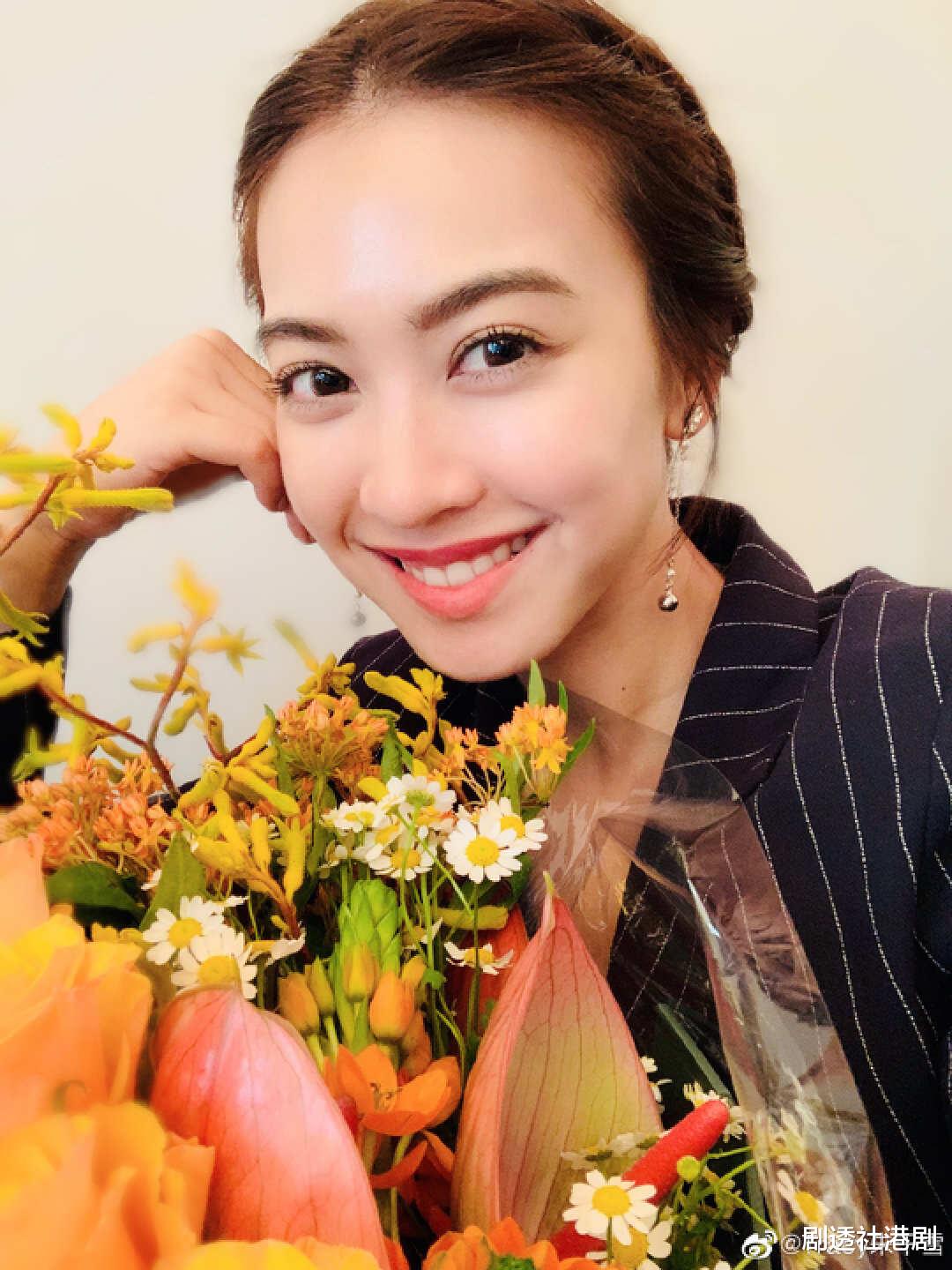 恭喜！TVB前人气港姐被曝回母校任职导师，结婚几年仍无意造人