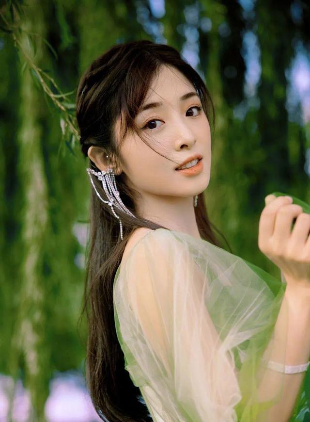 生图|多位女明星生图现场:胖瘦、身高、皮肤,都跟精修图有出入