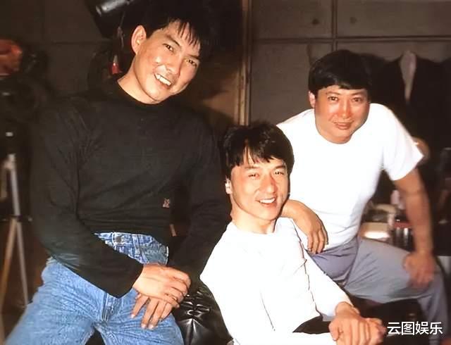 卢惠光|2大动作明星喝酒聚会!元彪身家过亿生活富贵,卢惠光住狭小房子