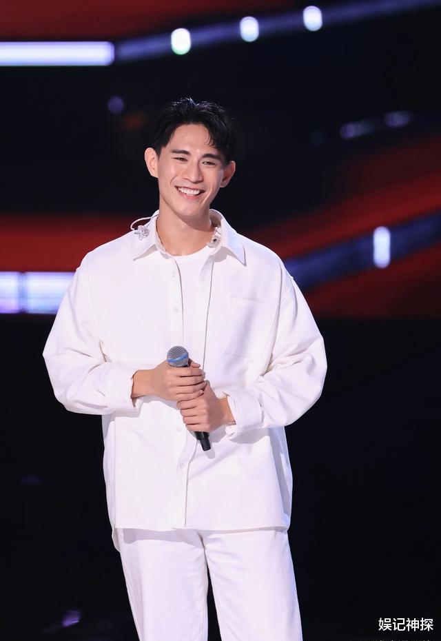 刘宪华|疑刘宪华学员为好声音“洗白”!否认200万买四转,网友:清白会被停播?