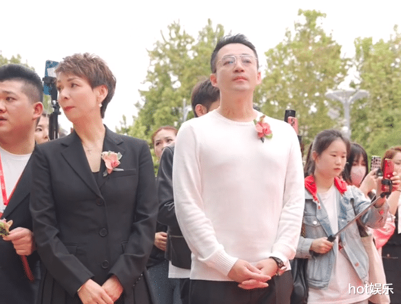 张兰被叫“狼奶奶”,给前夫张罗亲事,并质问闺蜜行长:贪了没?