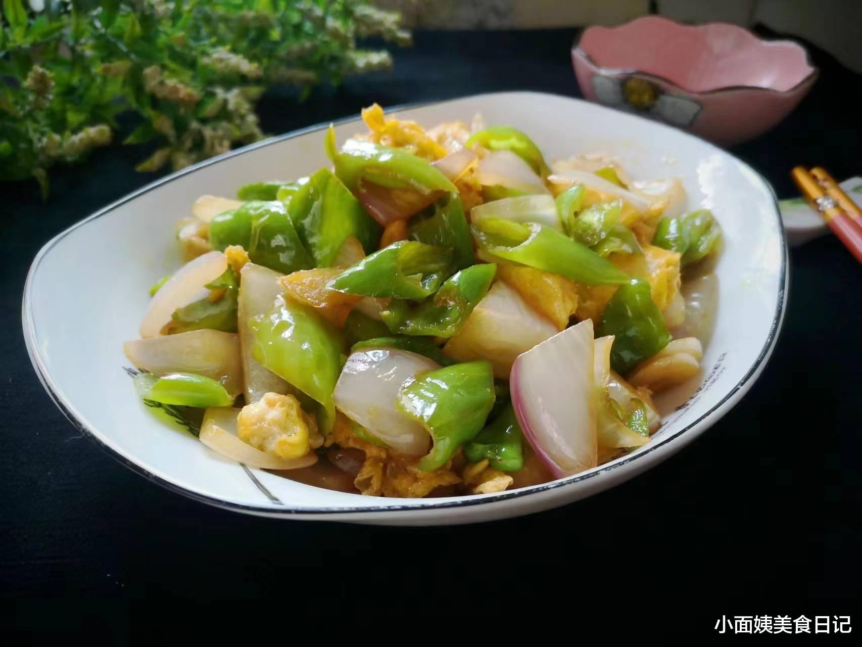 用鸡蛋和它做燃脂菜，热量低营养高，开胃解腻，真好吃