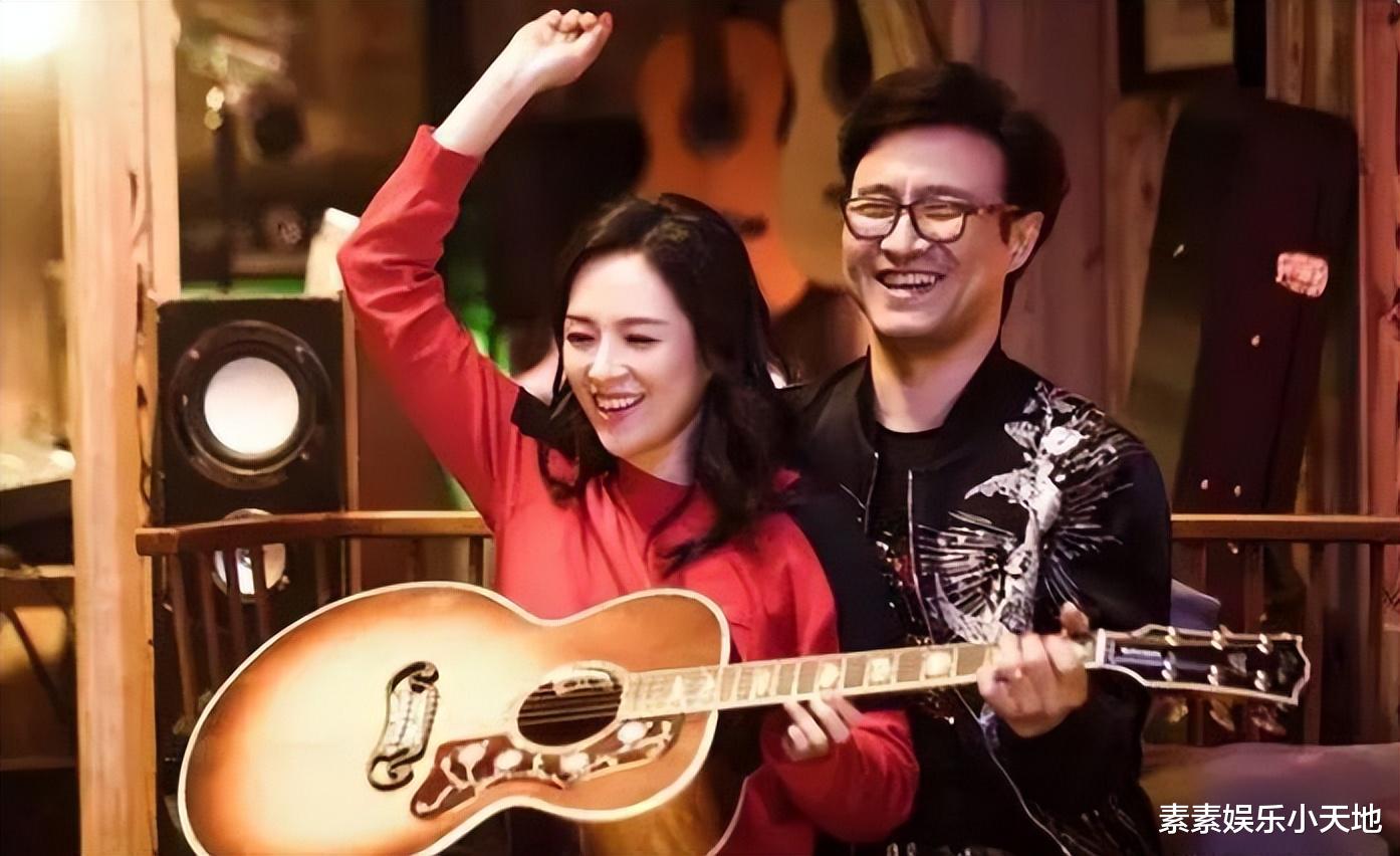 汪峰离婚后首现身：面色十分凝重，剃平头穿紧身裤心情很不好