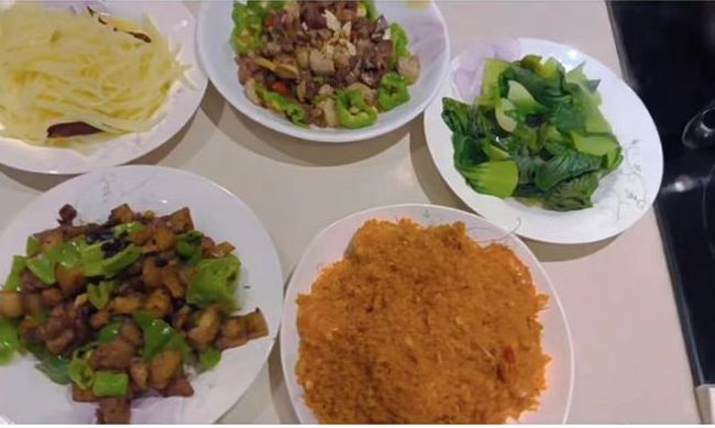 马蓉|马蓉分享三月日常，独居却做五道菜，罕见晒自拍疑有新感情