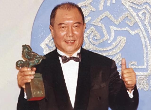 与舒淇假戏真做,枪指刘德华脑袋,害古龙惨死,转身却获金马影帝