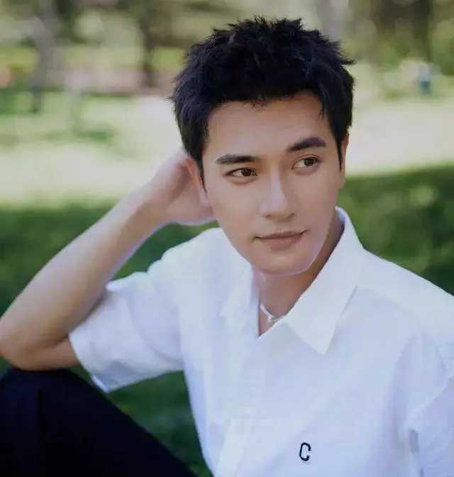 吴昕郑凯恋情曝光,疑似在一起多年,瞒得真好啊!