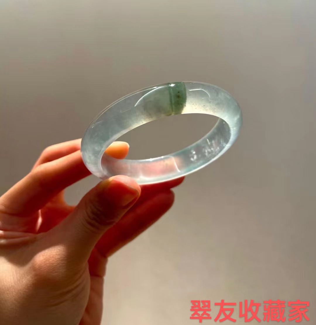 |冰糯种翡翠好还是冰种翡翠好?区别主要在什么地方