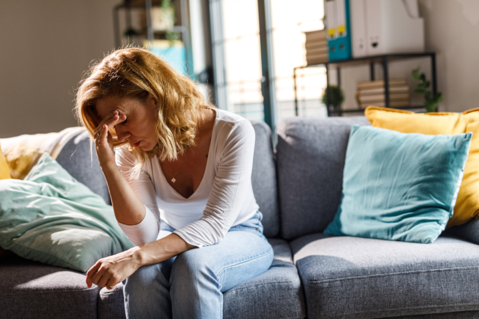 为何人到60岁会出现“断崖式”衰老？提醒：延缓衰老，运动非首选