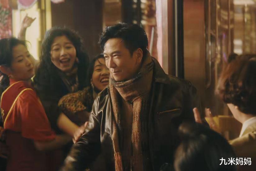 连看四集《繁花》,我不由得慨叹,国产剧都这么拍,何愁没观众