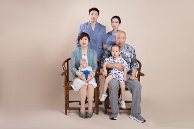 德云社烧饼空降小剧场,拿曹鹤阳二胎调侃,四哥的回怼属实精彩