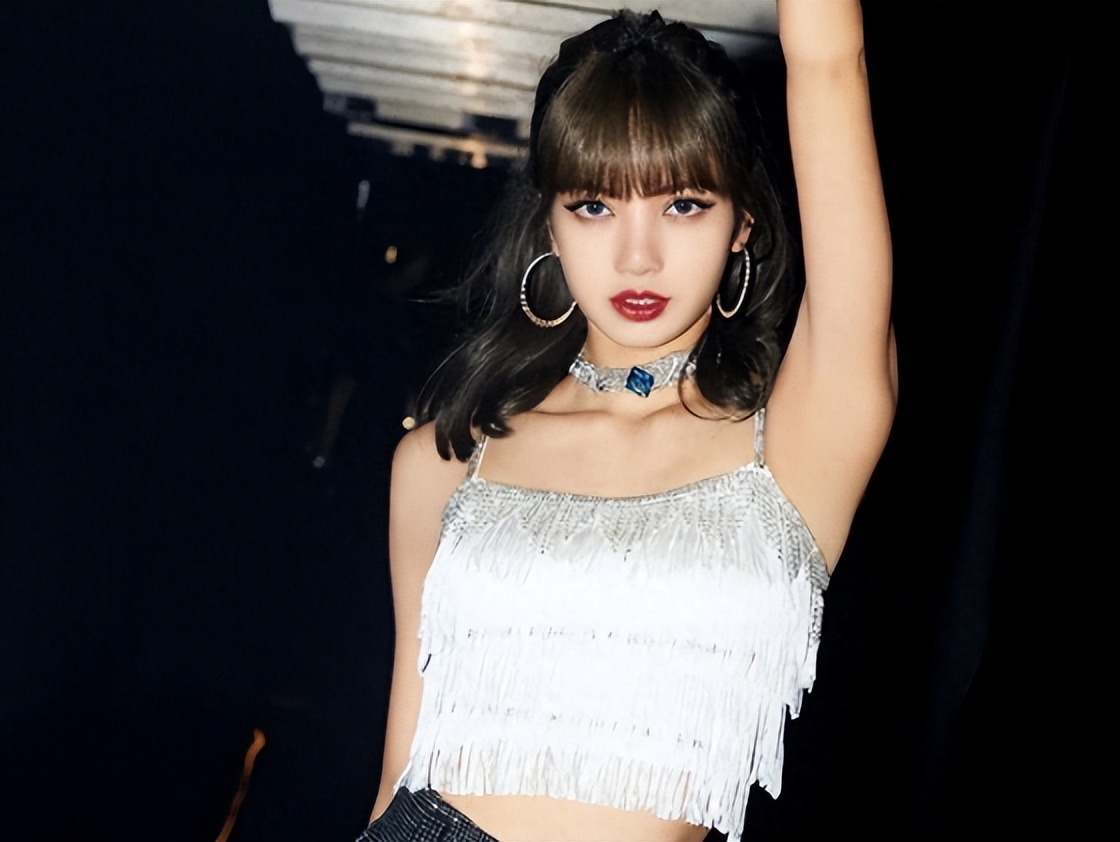 曝Lisa疯马秀杀疯,疑Blackpink全员当特邀,还有钢管舞, 评论沦陷