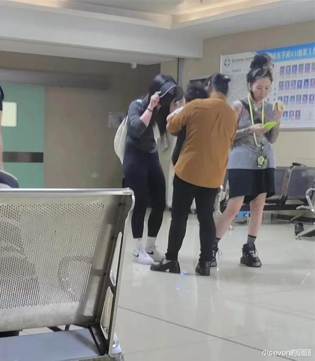 毕夏|张恒远去世前照片曝光,毕夏带1岁儿子做告别,ICU前痛哭让人同情