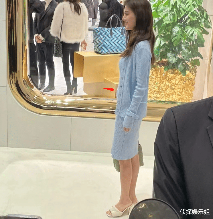 施伯雄|吴千语为男友庆生,施伯雄开心晒合照秀恩爱,感情稳定越爱越高调