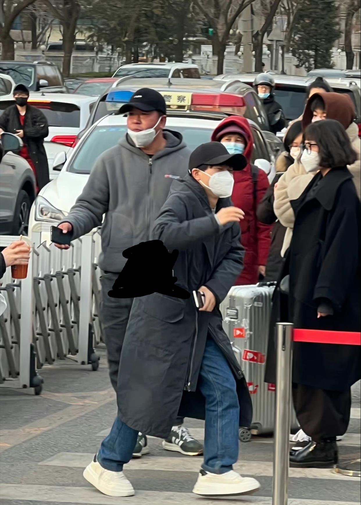 周深|从春晚独唱到元宵晚会，周深资源越来越好，三点因素让他更成功