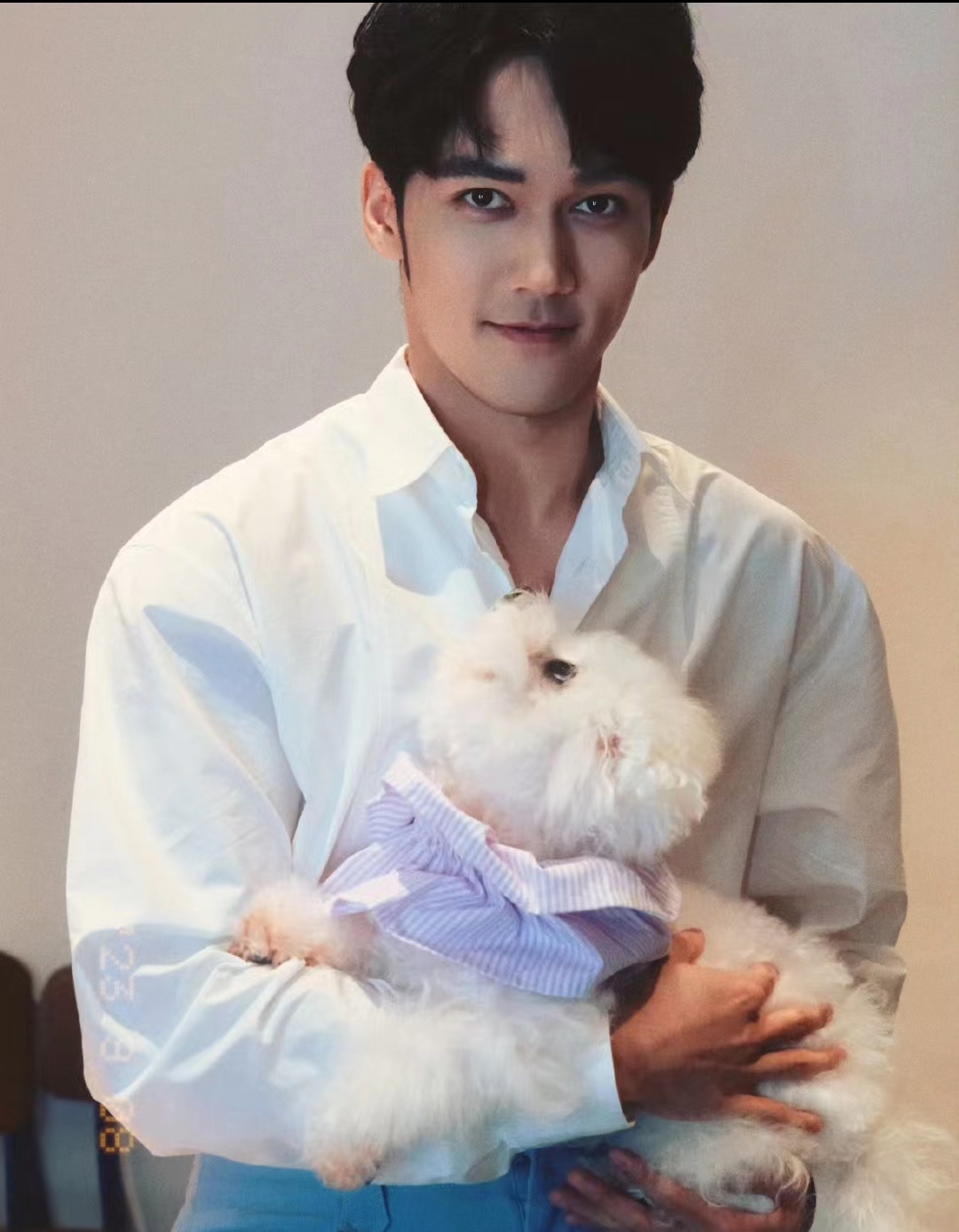 陈牧驰前妻在线吃瓜！频繁更换头像未发声，网友扒出其身份不简单