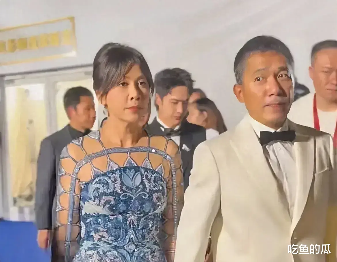 刘嘉玲被赞底气足，不学李靓蕾节省过日子，没像郭晶晶生娃稳婚姻