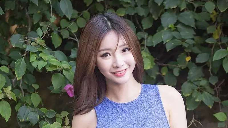 40岁柳岩为何仍无人敢娶？深蹲瞬间揭示真相，网友：这谁敢娶？