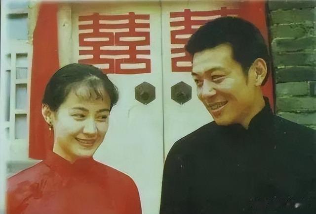 她因长相绝美嫁大13岁名导被捧红,丈夫病逝不愿拍戏至今未嫁!