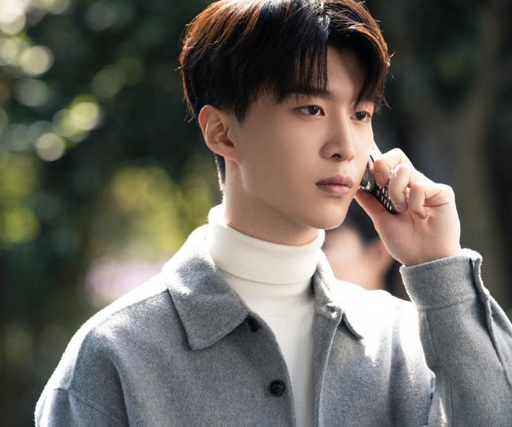 《曾少年》出圈理由:张一山的演技,关晓彤的大腿,范丞丞的衣品!