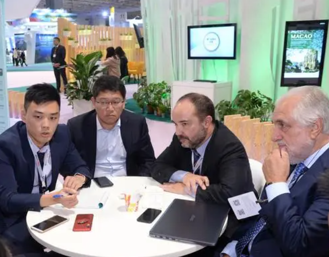 高校|男女生身高不够,慎选以下几个专业,侥幸录取但是就业受影响