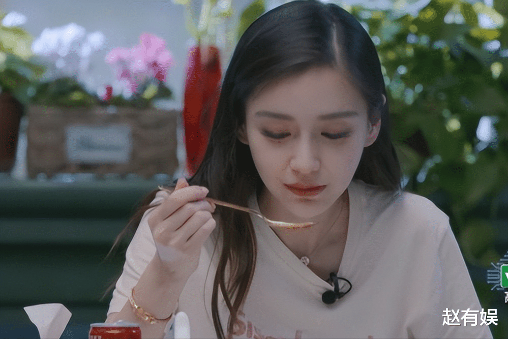 郭麒麟|吃得越狠,演技越稳!郭麒麟吃面,扯下多少演员的“遮羞布”?