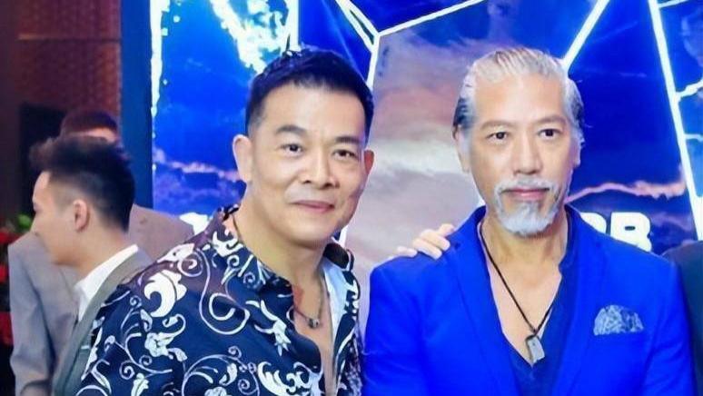 61岁港星现身内地商演，突然一脸凶相挑衅观众，获赞演技太逼真