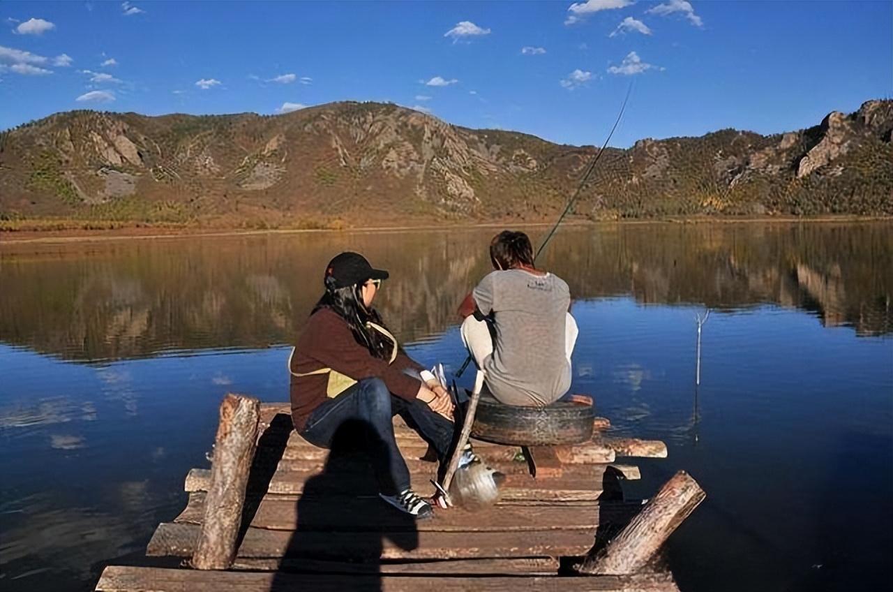 钓鱼是一种修行，滚滚红尘外，悠悠垂钓情，在岁月长河中回荡