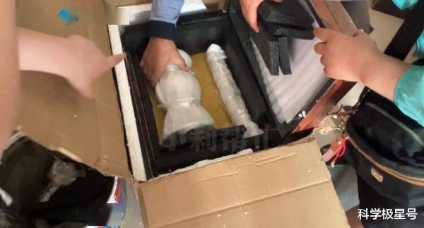 |七旬老人三天之内花了十五万购买文玩,谁知属于很低端的仿品!